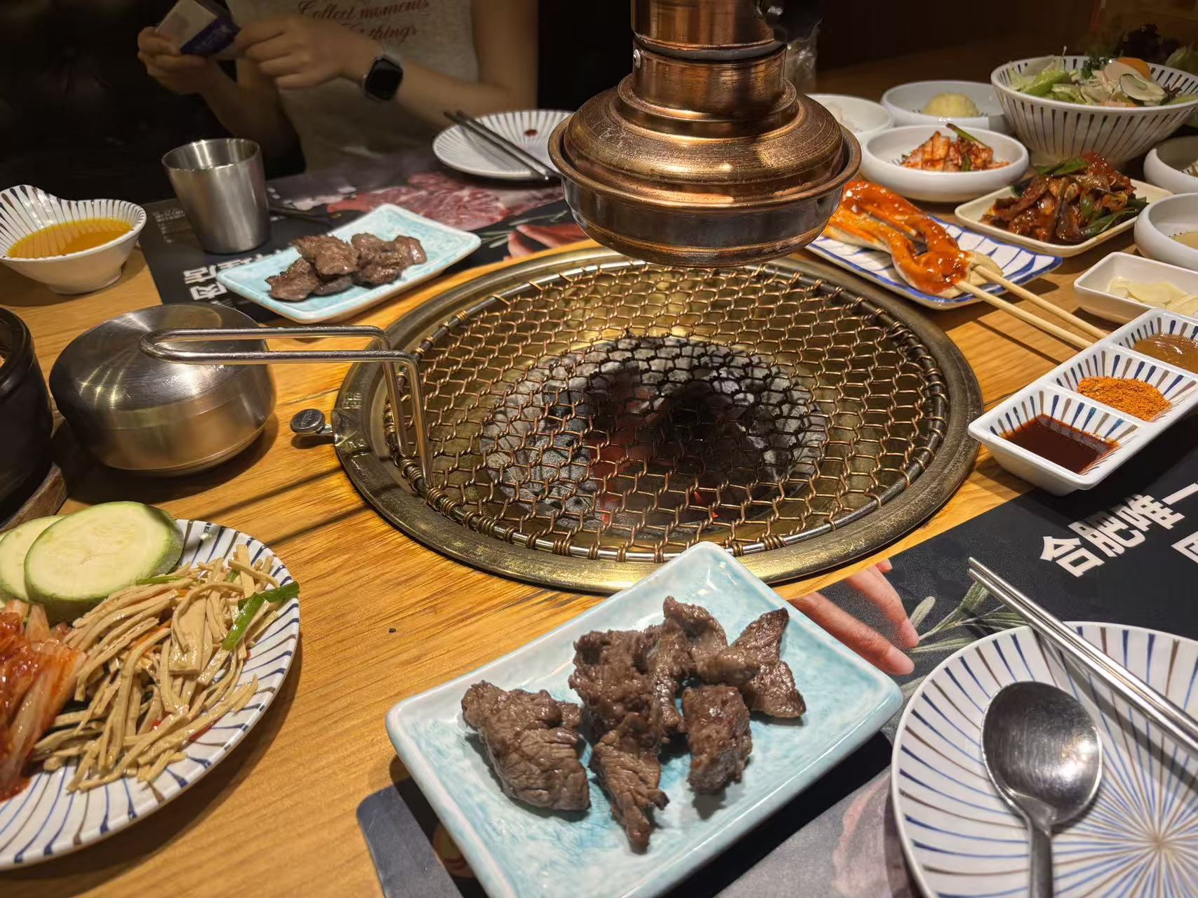 名家烤肉餐厅图片